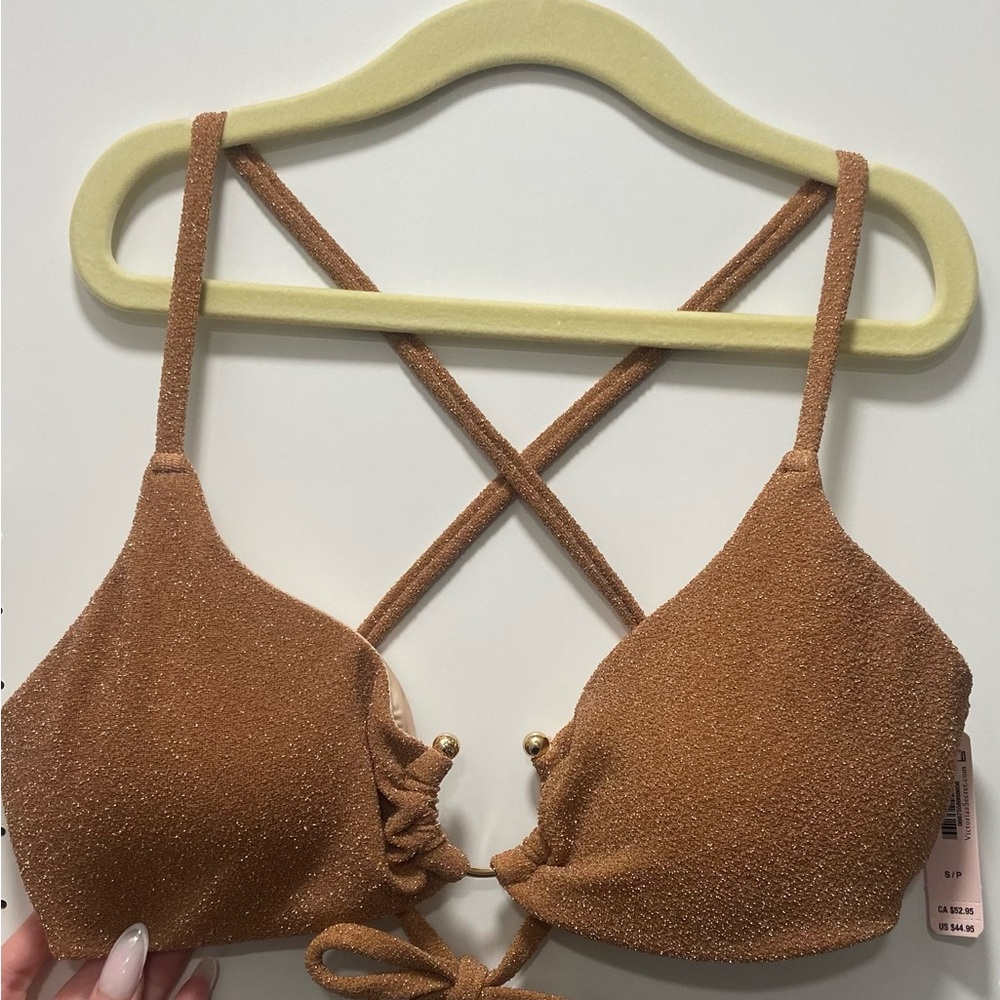 Victoria’s Secret bathing suit top size small.